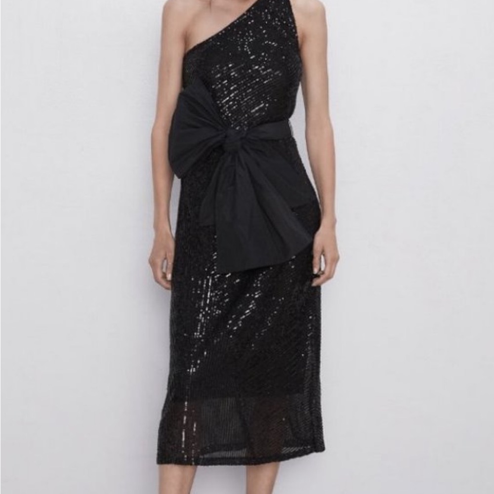 ZARA Elegant Black One-Shoulder Sequin Dress w Detachable Taffeta Bow